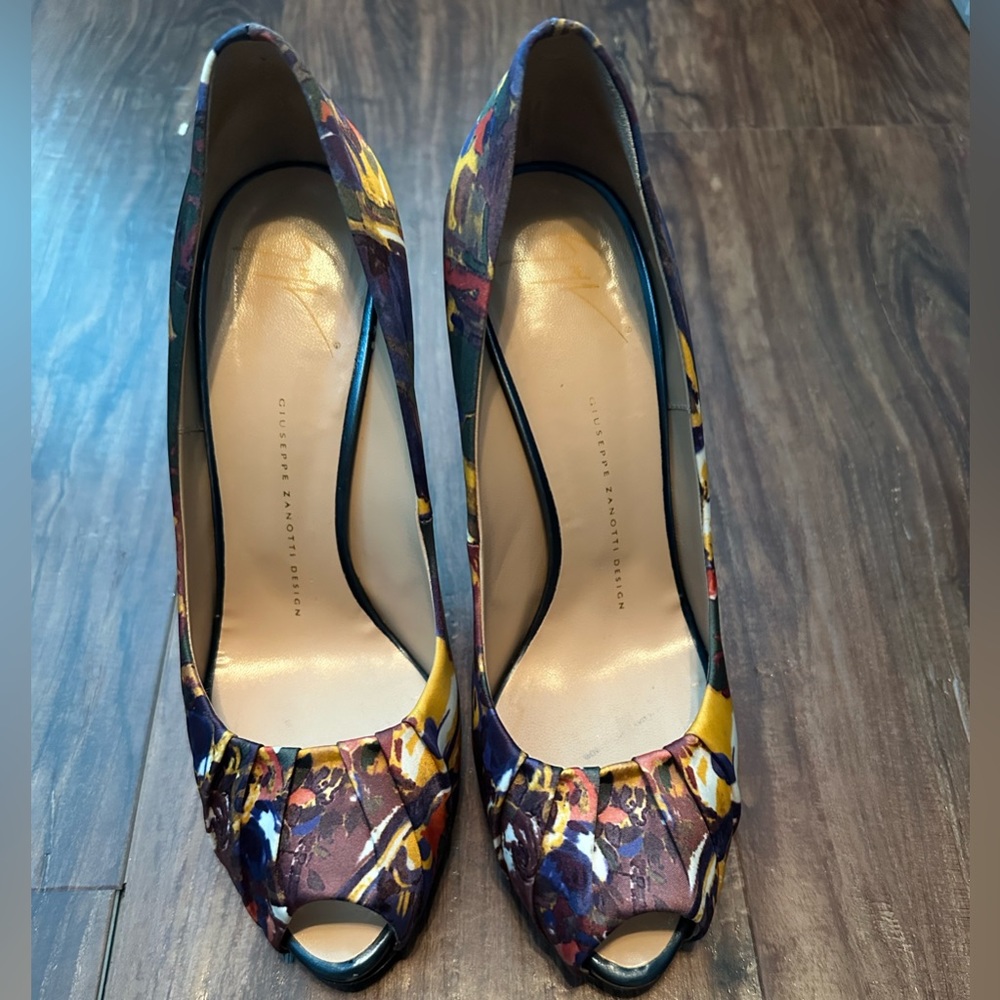 Multi color heels